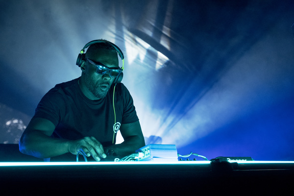 Photo Flash: First Look at Idris Elba in Netflix's TURN UP CHARLIE Image