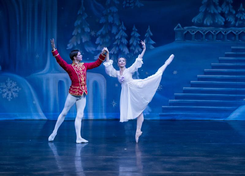 Review: Moscow Ballet's THE GREAT RUSSIAN NUTCRACKER Wows And Satiates At The Soraya Image