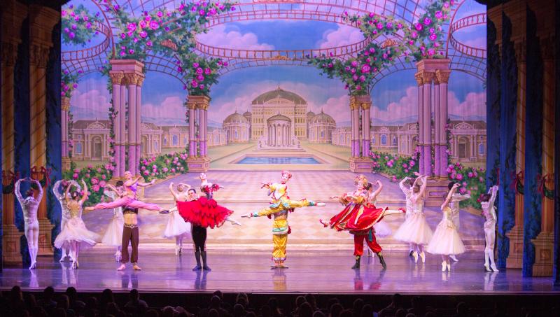 Review: Moscow Ballet's THE GREAT RUSSIAN NUTCRACKER Wows And Satiates At The Soraya Image