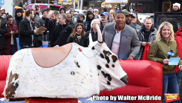 Photo Coverage: GMA DAY Host Michael Strahan Braves Mechanical Bull Ride In Times Square! Image
