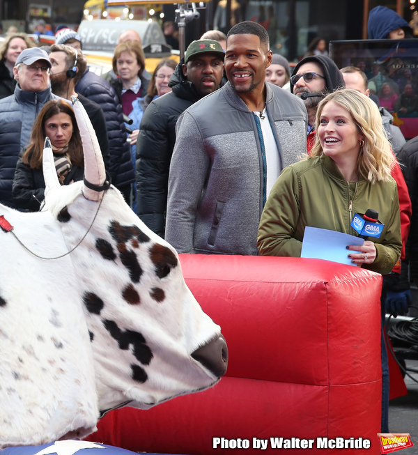 Photo Coverage: GMA DAY Host Michael Strahan Braves Mechanical Bull Ride In Times Square! Image