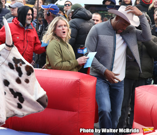Photo Coverage: GMA DAY Host Michael Strahan Braves Mechanical Bull Ride In Times Square! Image