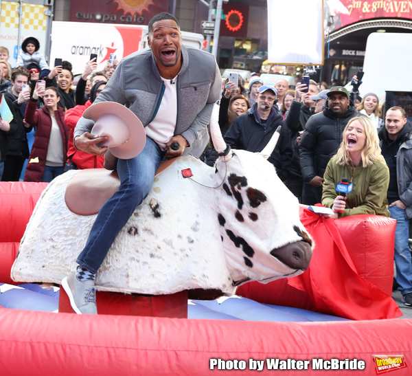 Photo Coverage: GMA DAY Host Michael Strahan Braves Mechanical Bull Ride In Times Square! Image
