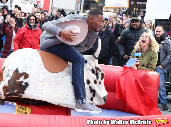 Photo Coverage: GMA DAY Host Michael Strahan Braves Mechanical Bull Ride In Times Square! Image