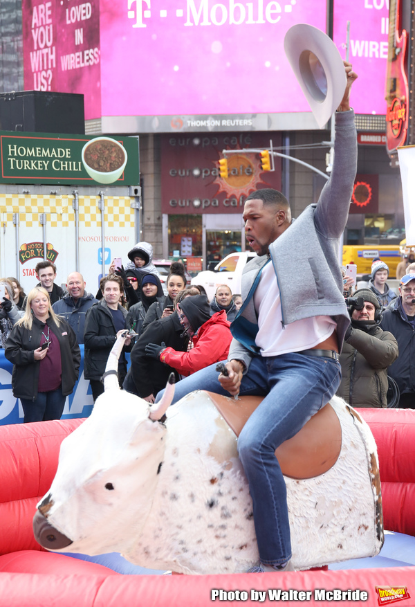 Photo Coverage: GMA DAY Host Michael Strahan Braves Mechanical Bull Ride In Times Square! Image