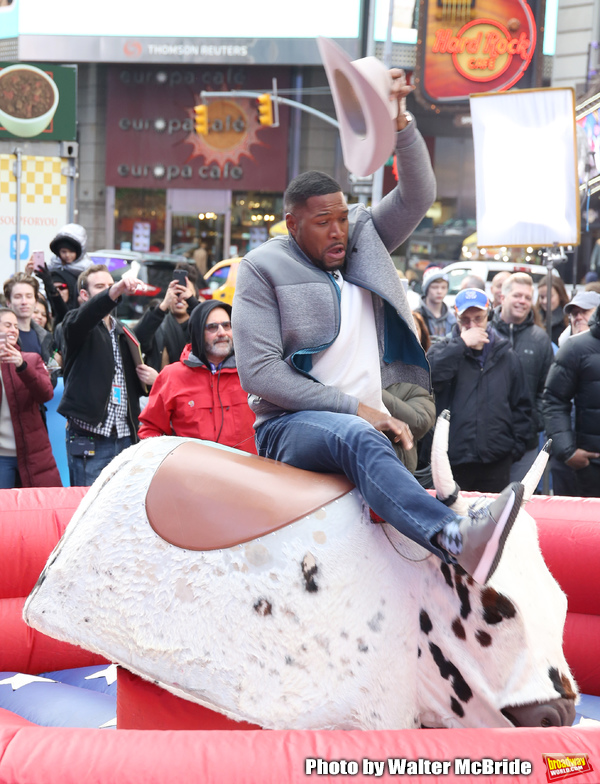 Photo Coverage: GMA DAY Host Michael Strahan Braves Mechanical Bull Ride In Times Square! Image
