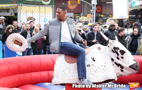 Photo Coverage: GMA DAY Host Michael Strahan Braves Mechanical Bull Ride In Times Square! Image