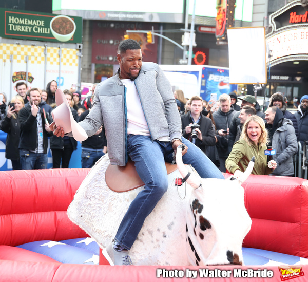 Photo Coverage: GMA DAY Host Michael Strahan Braves Mechanical Bull Ride In Times Square! Image