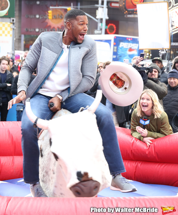 Photo Coverage: GMA DAY Host Michael Strahan Braves Mechanical Bull Ride In Times Square! Image