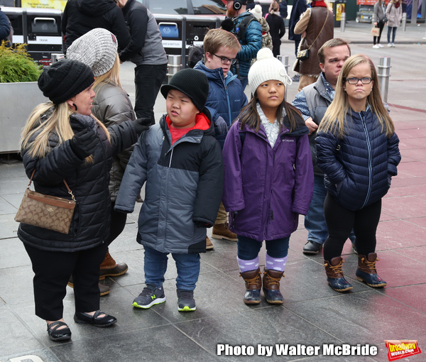 Photo Coverage: The Cast Of 7 LITTLE JOHNSTONS Film Their Visit To Times Square Image