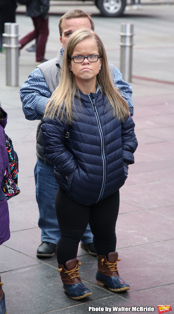Photo Coverage: The Cast Of 7 LITTLE JOHNSTONS Film Their Visit To Times Square Image