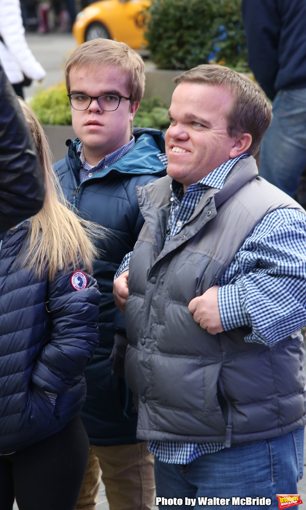 Photo Coverage: The Cast Of 7 LITTLE JOHNSTONS Film Their Visit To Times Square Image