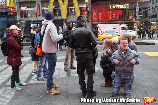 Photo Coverage: The Cast Of 7 LITTLE JOHNSTONS Film Their Visit To Times Square Image