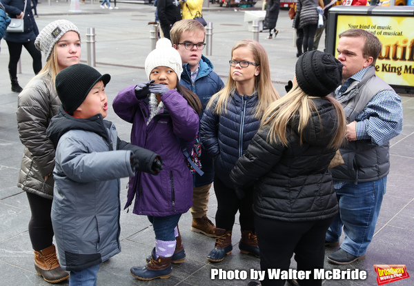 Photo Coverage: The Cast Of 7 LITTLE JOHNSTONS Film Their Visit To Times Square Image
