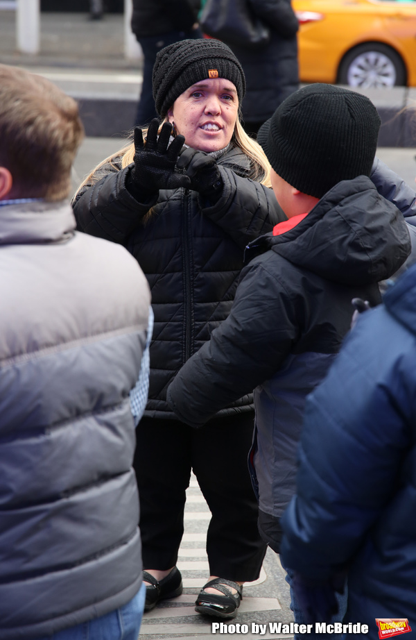 Photo Coverage: The Cast Of 7 LITTLE JOHNSTONS Film Their Visit To Times Square Image