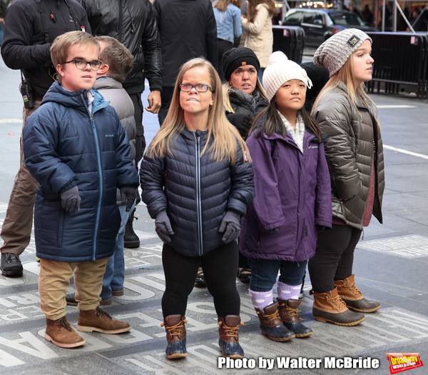 Photo Coverage: The Cast Of 7 LITTLE JOHNSTONS Film Their Visit To Times Square Image