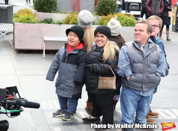 Photo Coverage: The Cast Of 7 LITTLE JOHNSTONS Film Their Visit To Times Square Image
