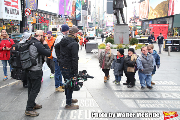 Photo Coverage: The Cast Of 7 LITTLE JOHNSTONS Film Their Visit To Times Square 
