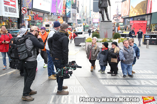 Photo Coverage: The Cast Of 7 LITTLE JOHNSTONS Film Their Visit To Times Square Image