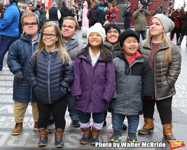 Photo Coverage: The Cast Of 7 LITTLE JOHNSTONS Film Their Visit To Times Square Image