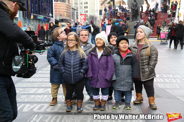 Photo Coverage: The Cast Of 7 LITTLE JOHNSTONS Film Their Visit To Times Square Image