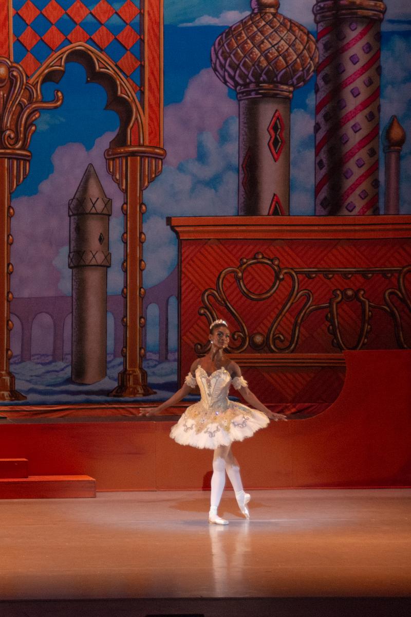Review: Los Angeles Youth Ballet's NUTCRACKER Scores With A Delightful, Whimsical And Polished Presentation At The Alex Theatre 