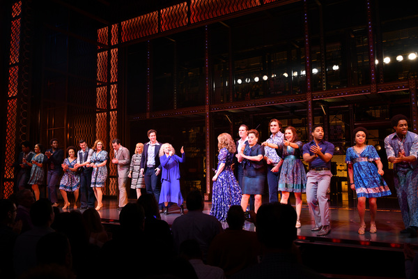 Photo Flash: Carole King Surprises the Cast of BEAUTIFUL With a Performance and Curtain Call Image
