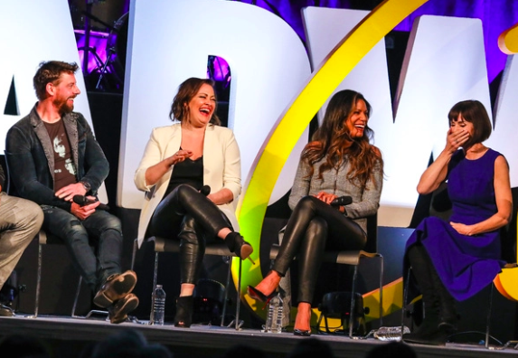 Wake Up With BWW 1/14: Three Days of BroadwayCon Coverage, and More! Image