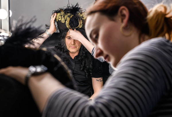 Photo Flash: Backstage at Birmingham Hippodrome's PETER PAN Image