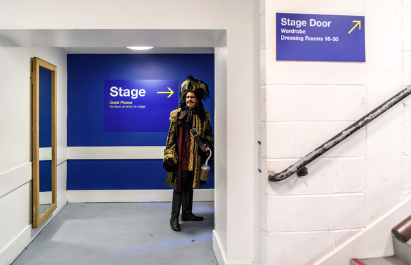 Photo Flash: Backstage at Birmingham Hippodrome's PETER PAN Image