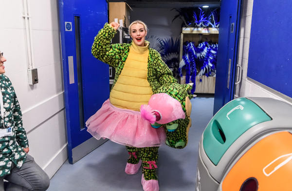 Photo Flash: Backstage at Birmingham Hippodrome's PETER PAN Image