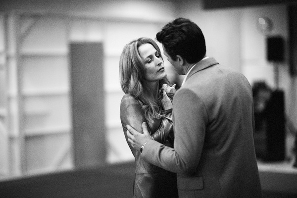 Gillian Anderson, Julian Ovenden Photo