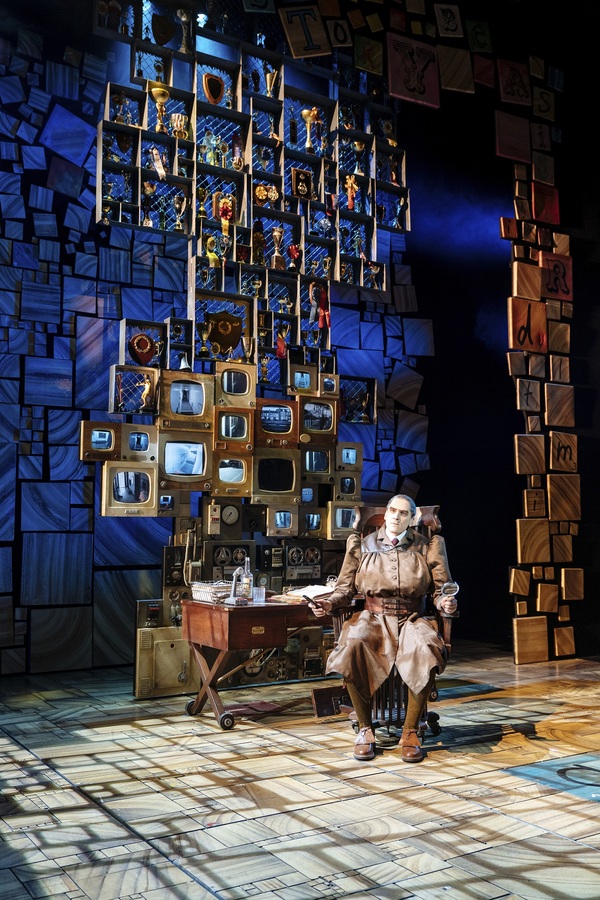 Photo Flash: First Look at Elliot Harper Terrifying MATILDA as Miss Trunchbull Image