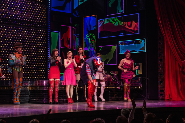 Tiki Barber and the cast of Kinky Boots Photo