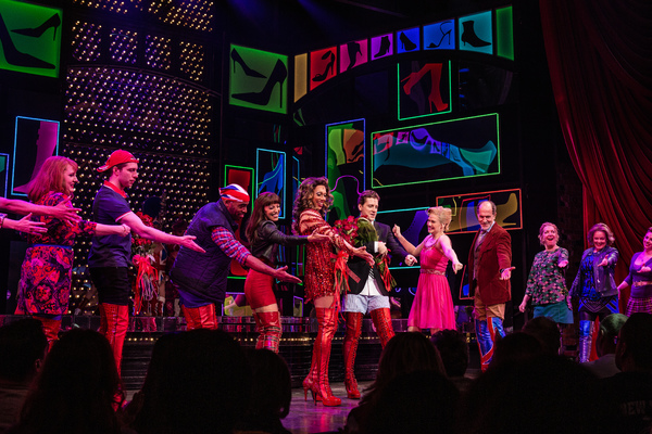 Tiki Barber, Callum Francis, Andy Kelso, and the cast of Kinky Boots Photo