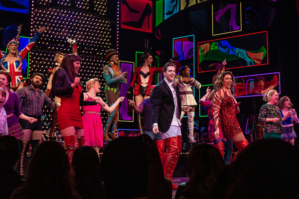 Tiki Barber, Callum Francis, Andy Kelso, and the cast of Kinky Boots Photo