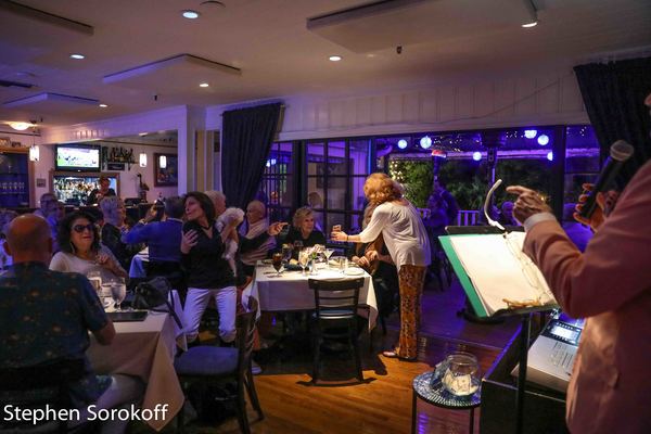 Photo Coverage: Pelican Cabaret Cafe Features Rob Russell Image