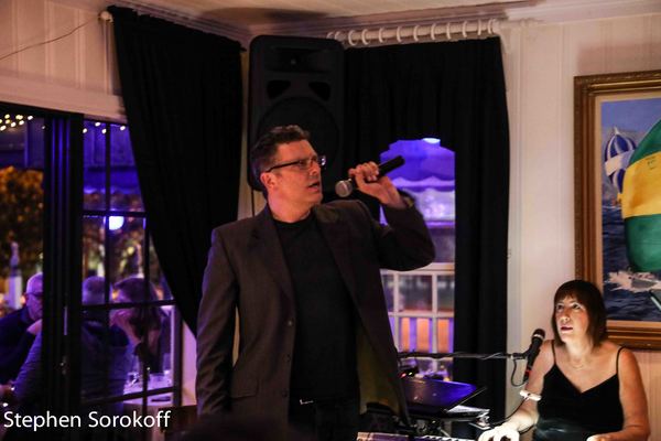 Photo Coverage: Pelican Cabaret Cafe Features Rob Russell Image