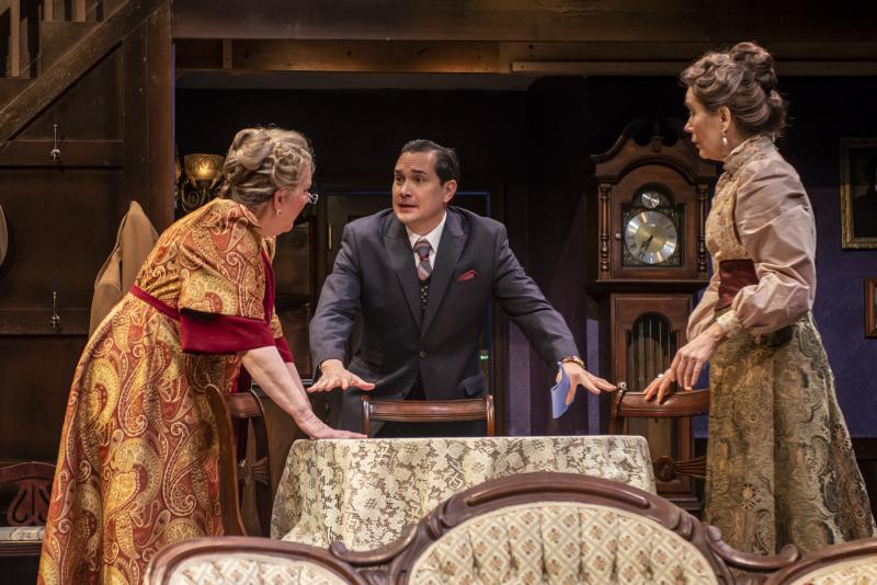Review: ARSENIC AND OLD LACE at Taproot Theatre 