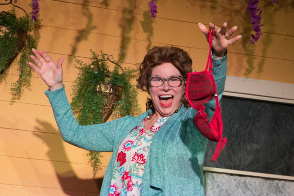 Photo Coverage: First look at Bruce Jacklin & Co's THE SAVANNAH SIPPING SOCIETY Image