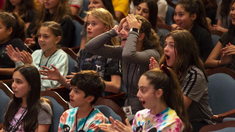 BWW Exclusive: ALADDIN's Adam Jacobs and Arielle Jacobs Surprise Students at Disney Performing Arts 