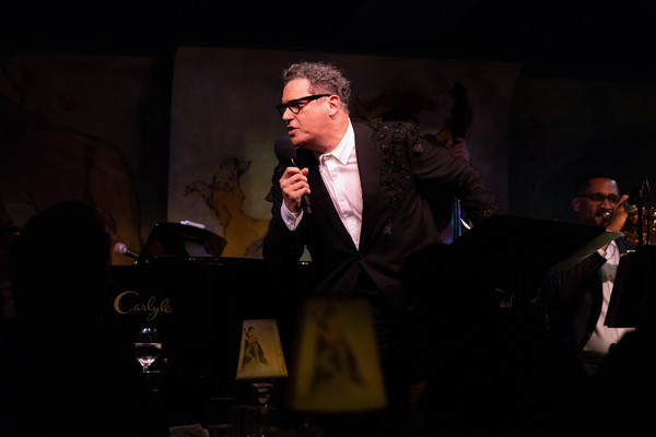 Photo Flash: Isaac Mizrahi Performs at Cafe Carlyle 