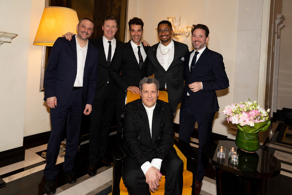 Photo Flash: Isaac Mizrahi Performs at Cafe Carlyle Image