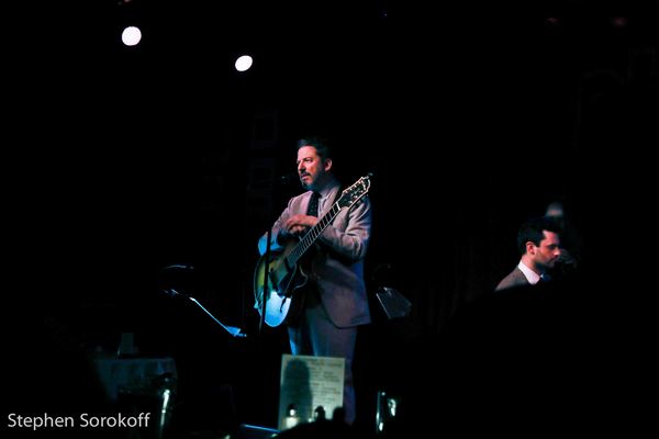 Photo Coverage: John Pizzarelli Brings Music and Humor To Birdland Image