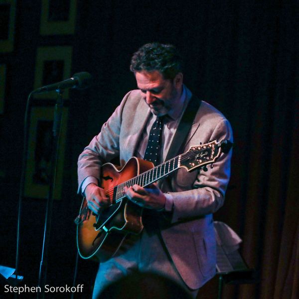 Photo Coverage: John Pizzarelli Brings Music and Humor To Birdland Image
