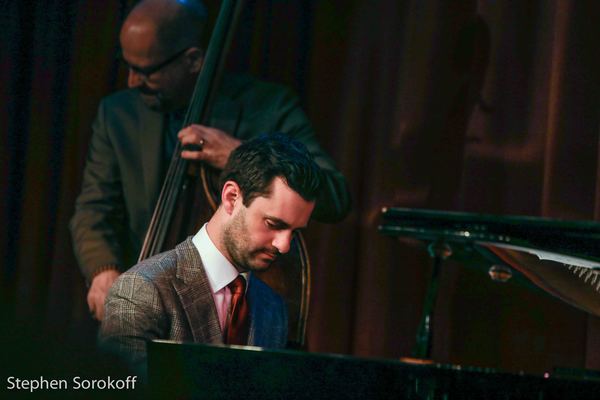 Photo Coverage: John Pizzarelli Brings Music and Humor To Birdland Image