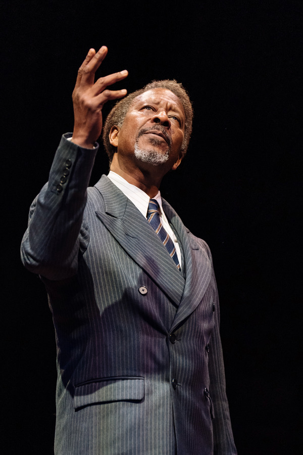 Photo Flash: First Look at THE AMERICAN CLOCK at The Old Vic Image