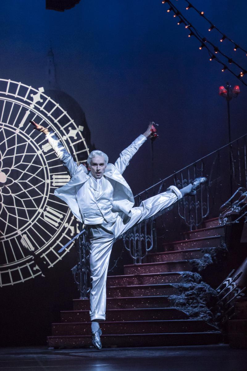 Review: Matthew Bourne's CINDERELLA is a Shoe-in Splendiferous Success at The Ahmanson Theatre 