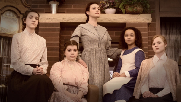 Photo Flash: Luckenbooth Stages LITTLE WOMEN 