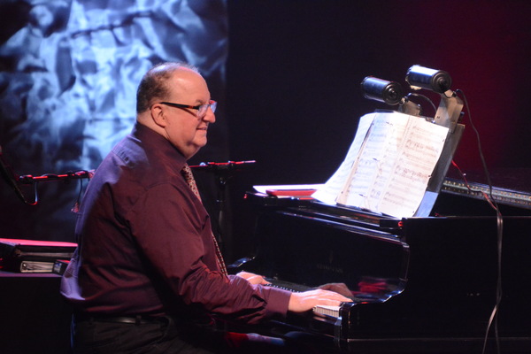 Photo Coverage: FROM BROADWAY WITH LOVE Comes to Patchogue Theatre Image